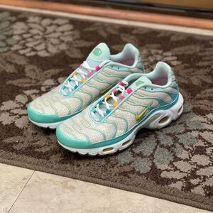 Nike Women’s Air Max Plus TN size 8.5
